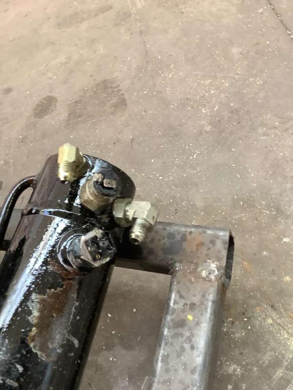 Piston stabilisateur pour Haulotte H15 SDX Pinguely Photo 4
