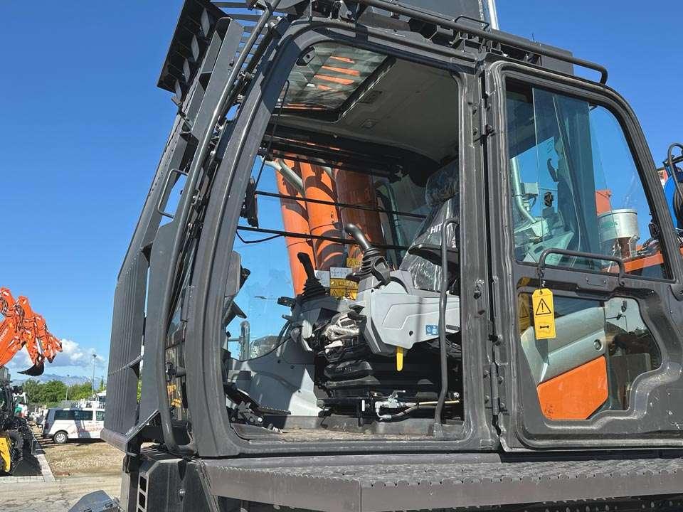 Hitachi KMC750S-7 Photo 14