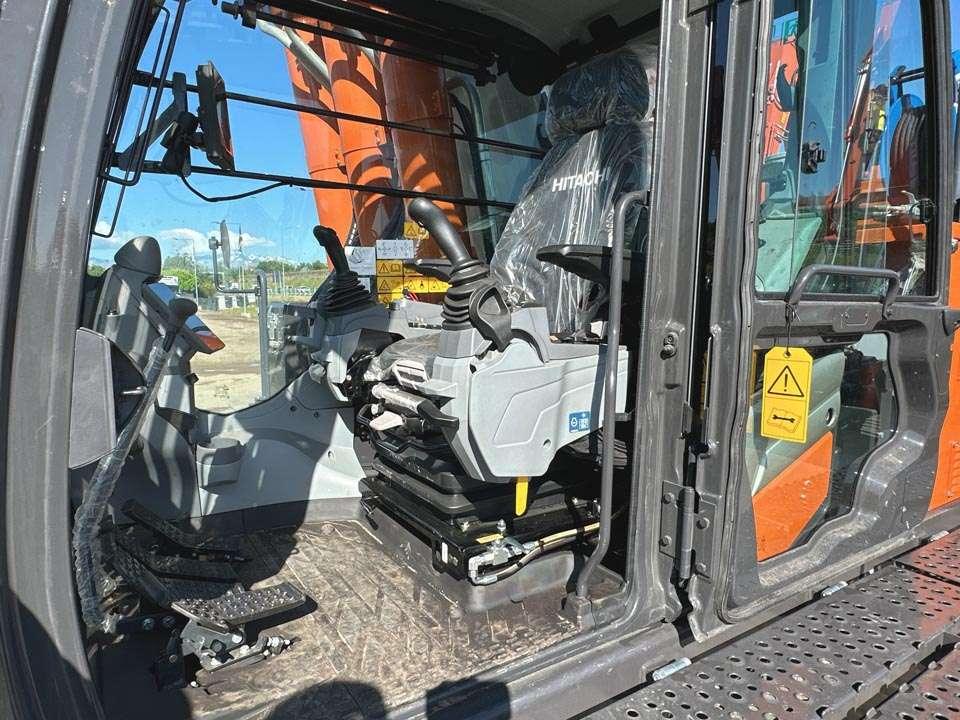 Hitachi KMC750S-7 Photo 15