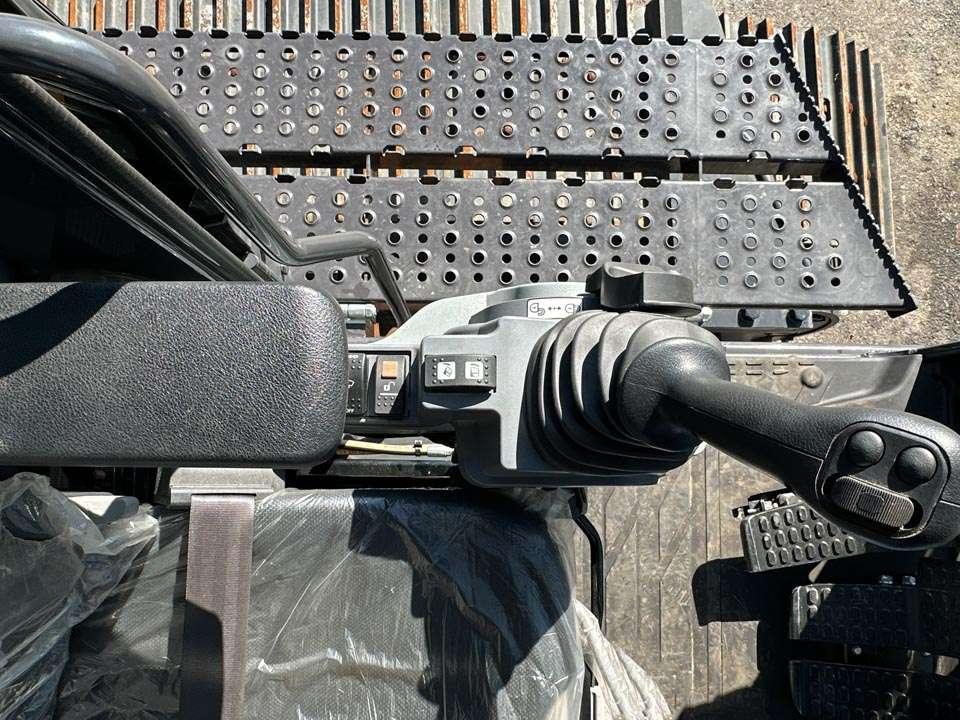 Hitachi KMC750S-7 Photo 17
