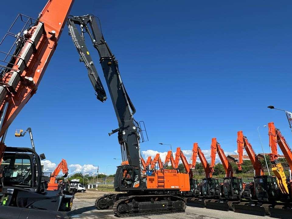 Hitachi KMC750S-7 Photo 2