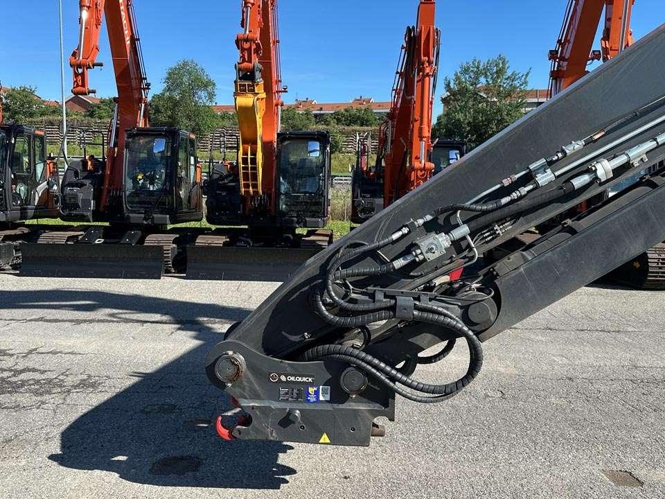 Hitachi KMC750S-7 Photo 6