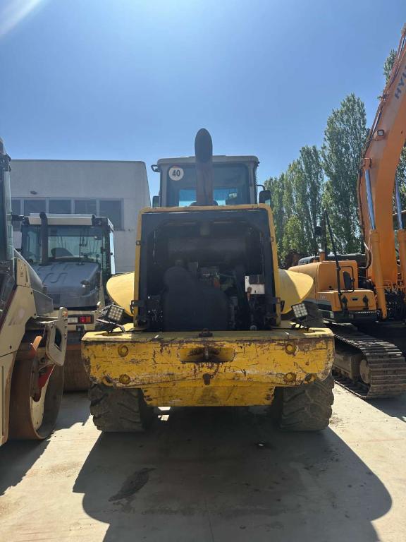 New Holland w170 Photo 2