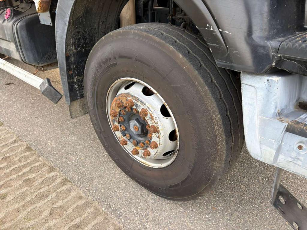 Iveco 330 6x4 Photo 18