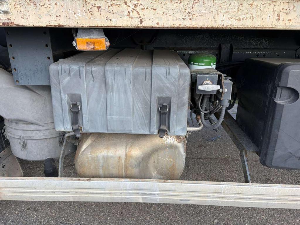 Iveco 330 6x4 Photo 27