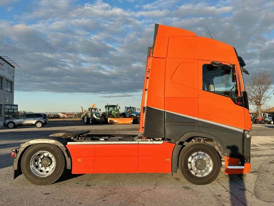 Volvo FH 540 42T 4x2 Photo 24
