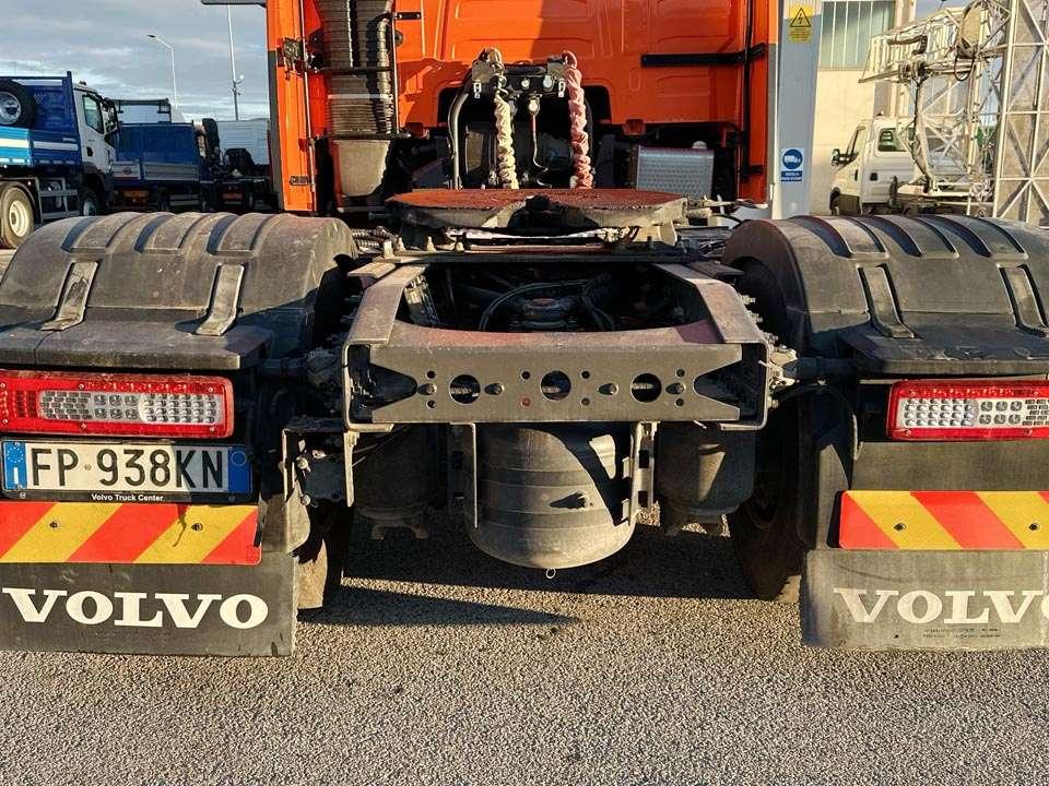 Volvo FH 540 42T 4x2 Photo 9