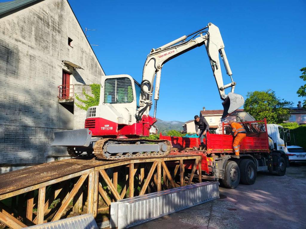 Takeuchi TB 153 FR Photo 4