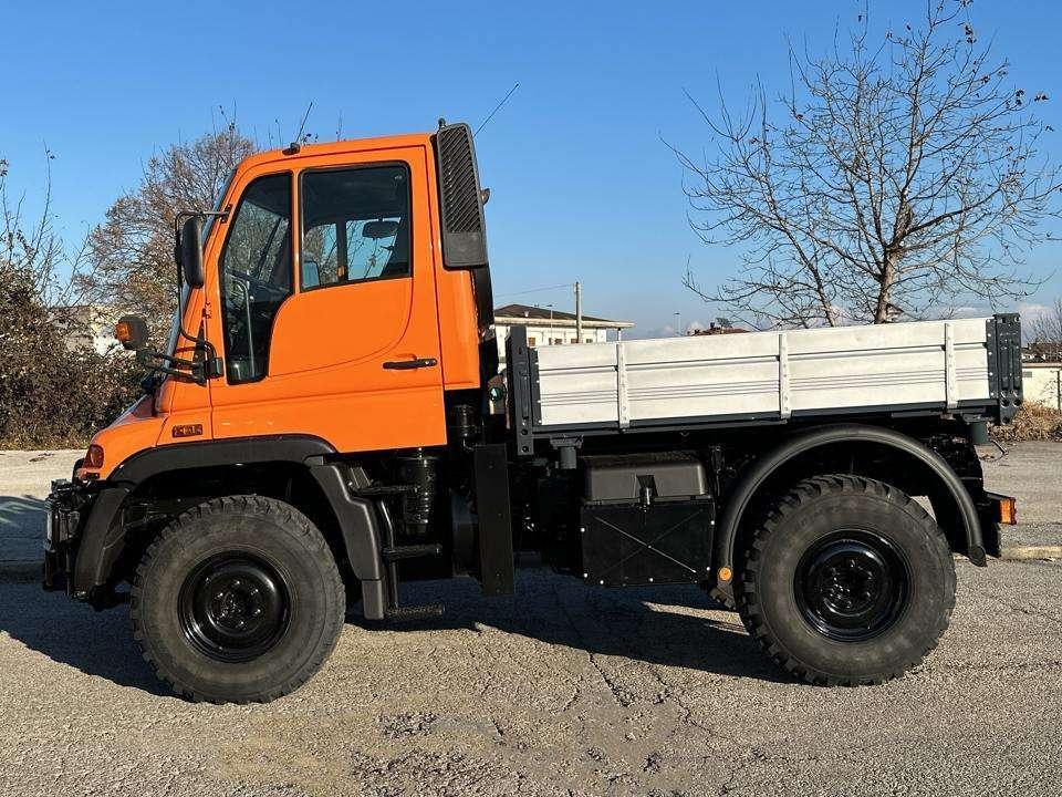 Mercedes-Benz Unimog 405-10 4X4 Photo 2