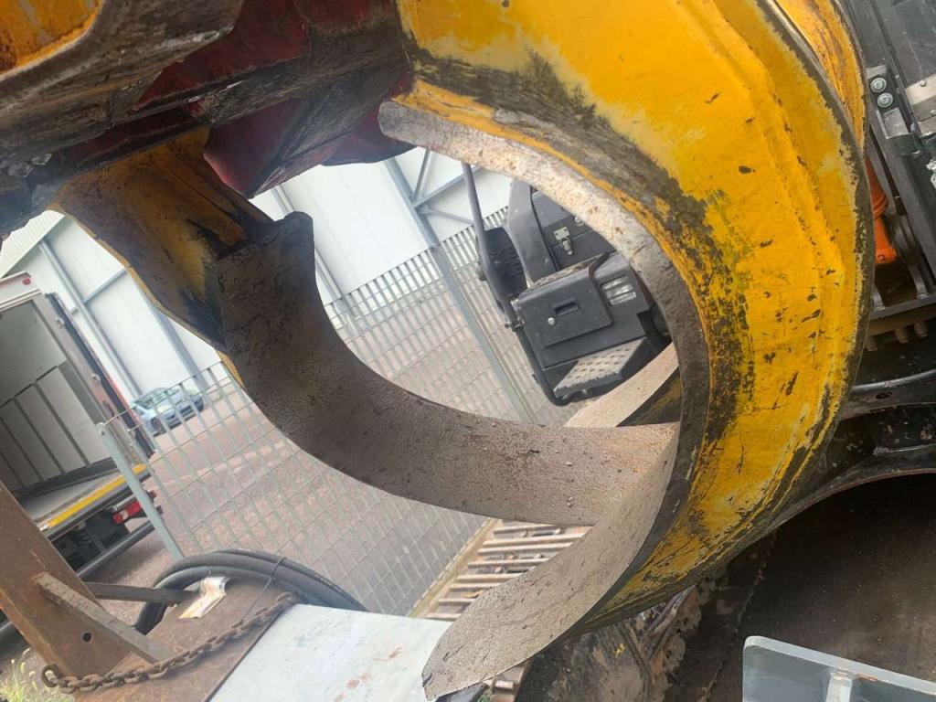 Hitachi ZX210LCN-6 Photo 15