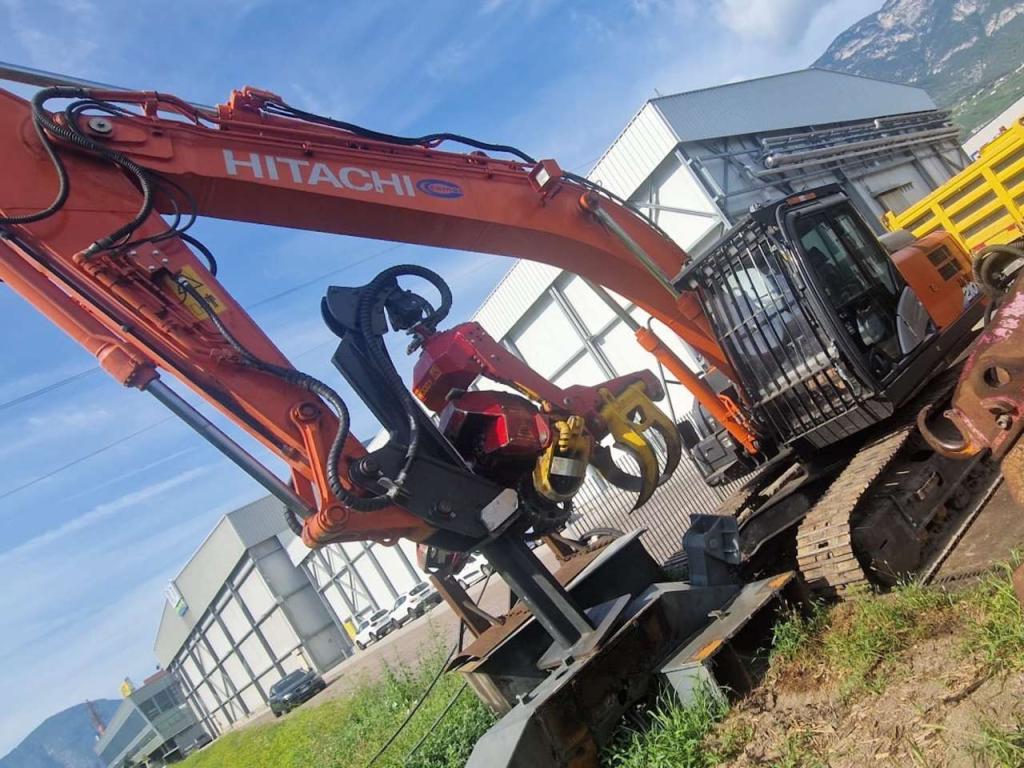 Hitachi ZX210LCN-6 Photo 2