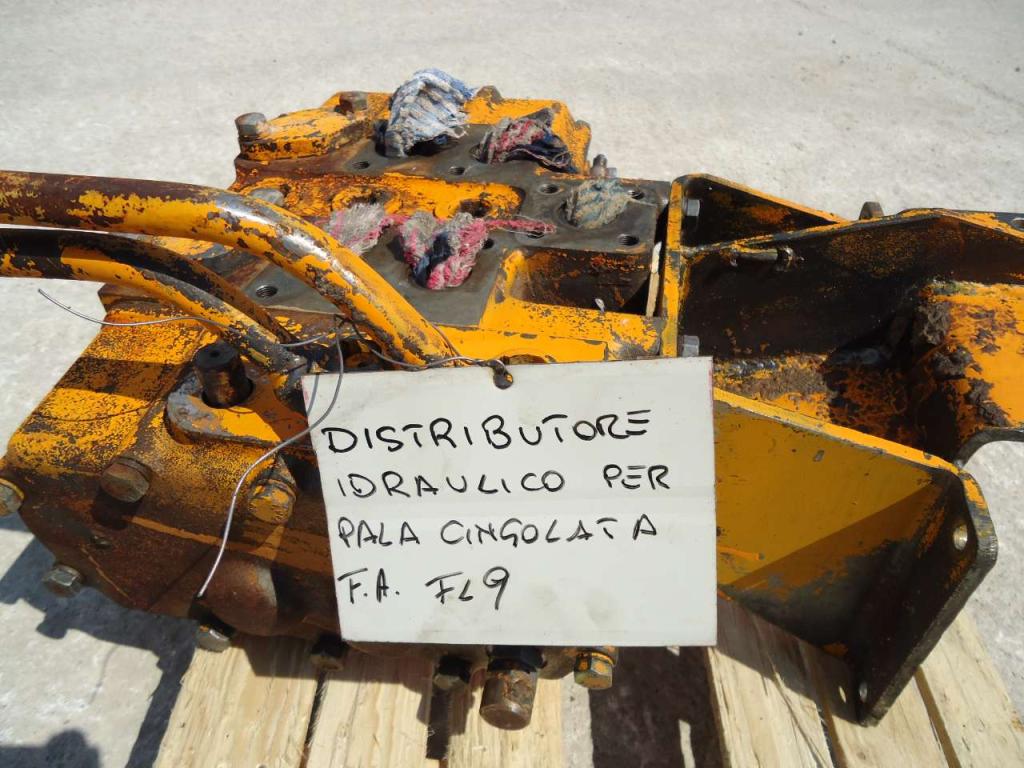 Distributeur hydraulique pour Fiat Allis FL9 Photo 2