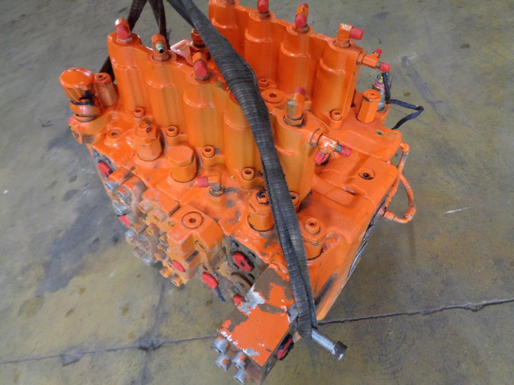 Distributeur hydraulique pour Fiat Hitachi Ex 455 Photo 2