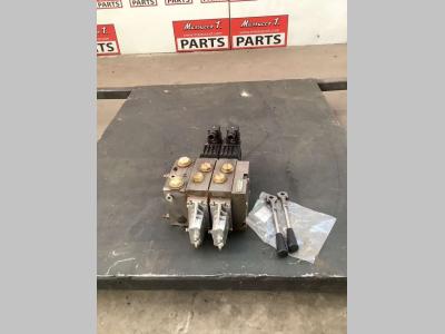 Distributeur hydraulique en vente par Massucco T. Srl Area Ricambi