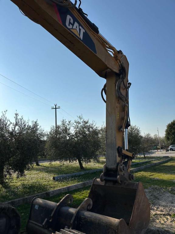 Caterpillar 323FLN Photo 15