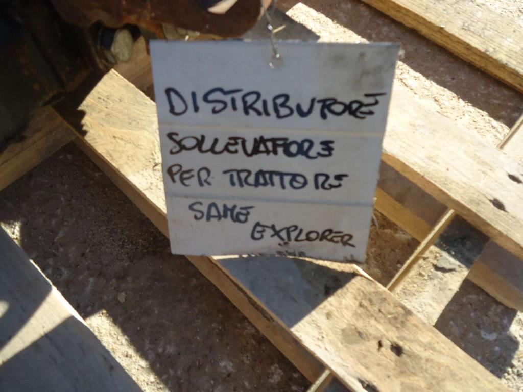 Distributore sollevatore pour Same Explorer 90C Photo 4