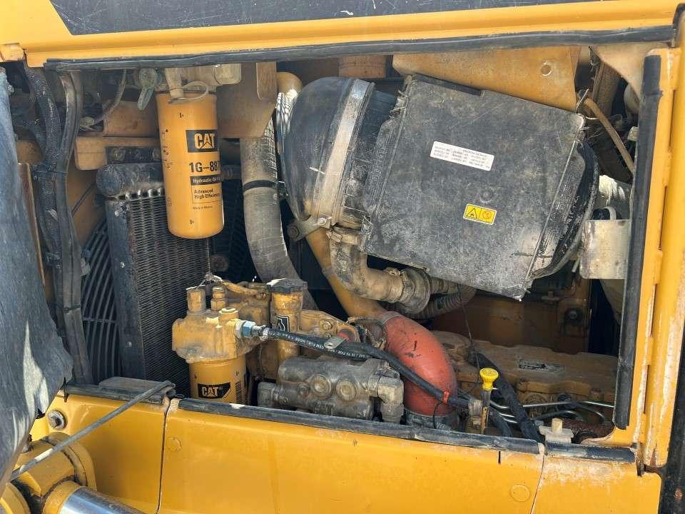 Caterpillar D6N LGP Photo 16