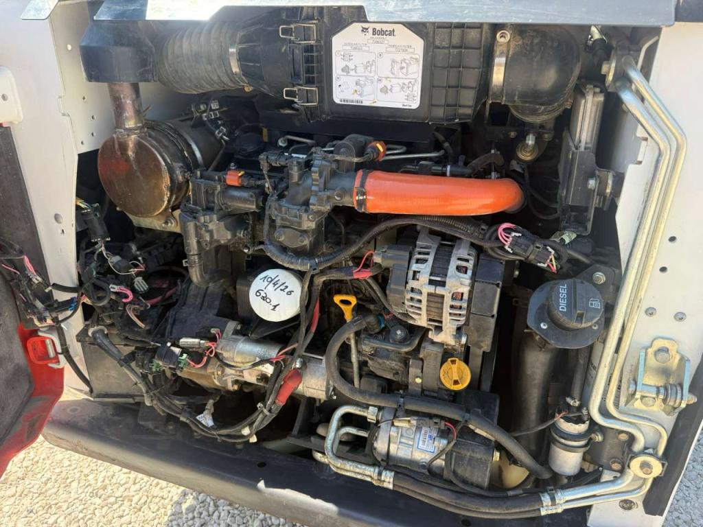 Bobcat T590 Photo 13