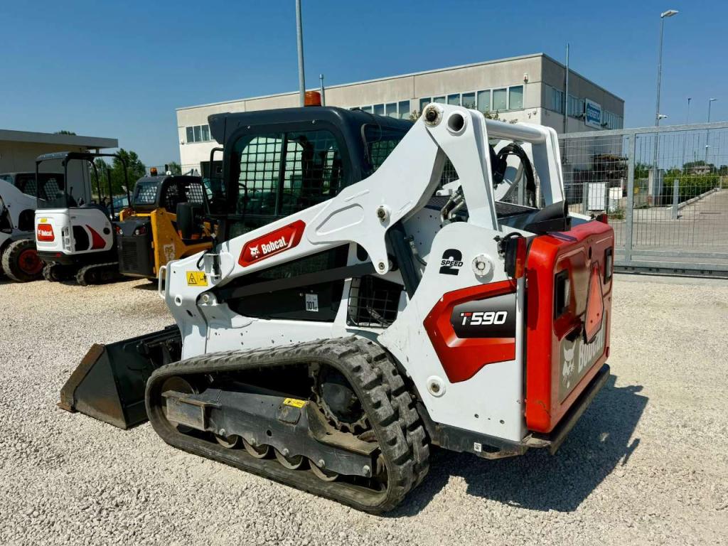 Bobcat T590 Photo 3