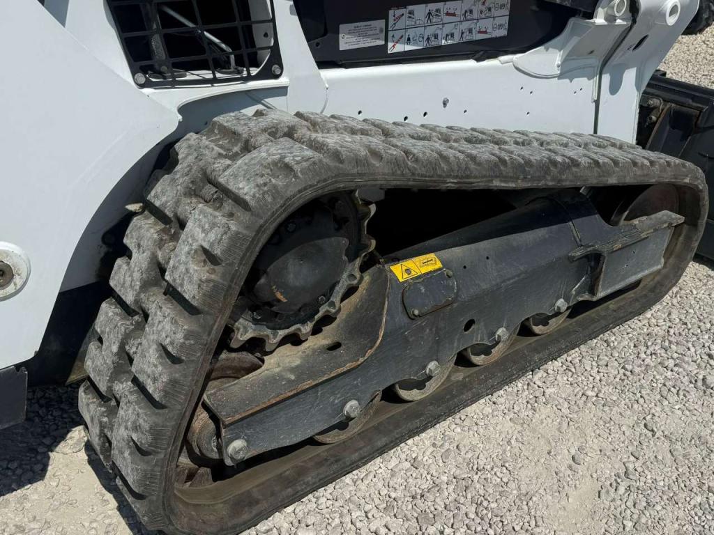 Bobcat T590 Photo 7