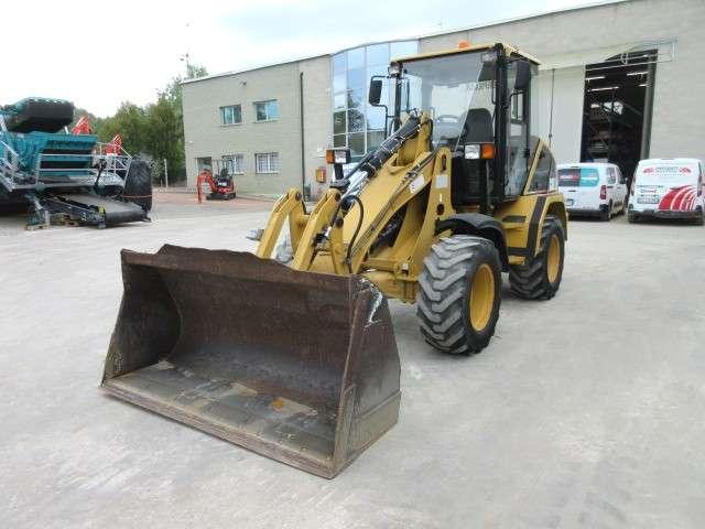 Caterpillar 908 Photo 2
