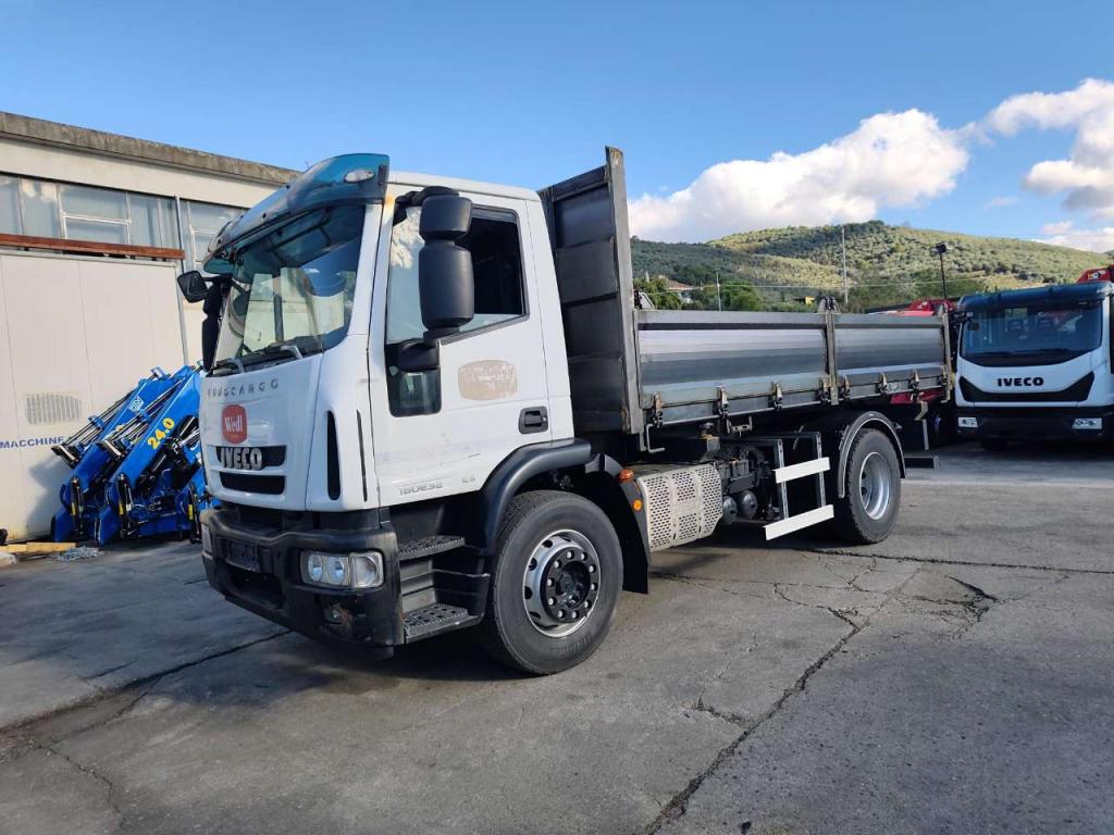Iveco EUROCARGO 180E32 Photo 4
