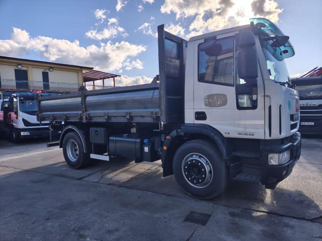 Iveco EUROCARGO 180E32 Photo 8