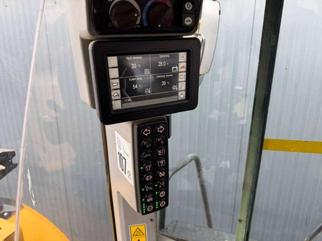 Caterpillar 950M Photo 29