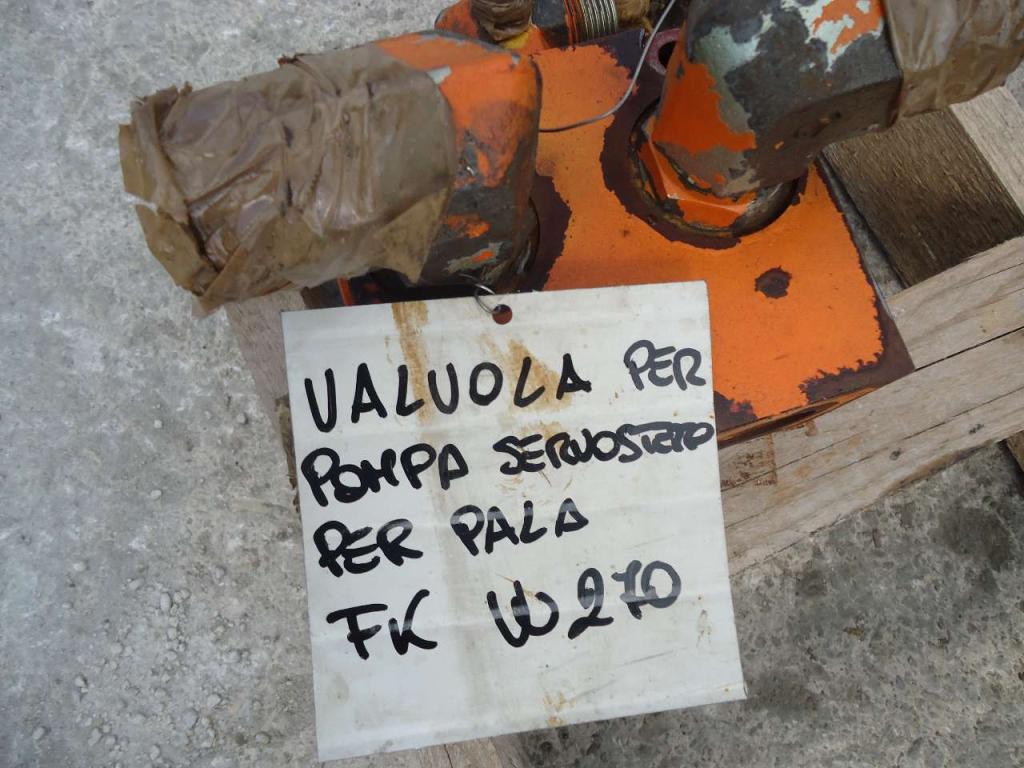 Soupape hydraulique pour Fiat Kobelco W270 Photo 3
