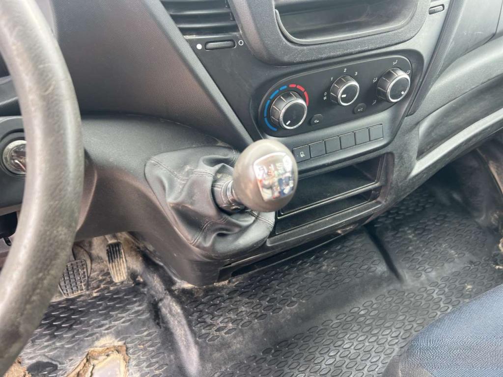 Iveco DAILY 35-120 Photo 17