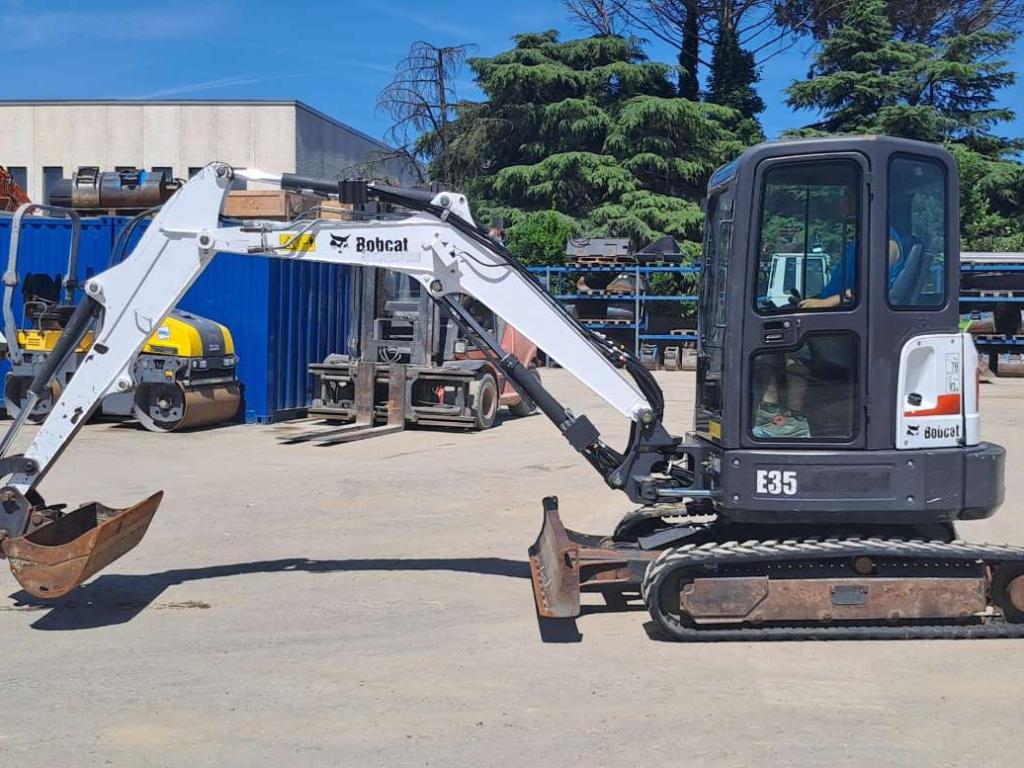 Bobcat E35 Photo 2