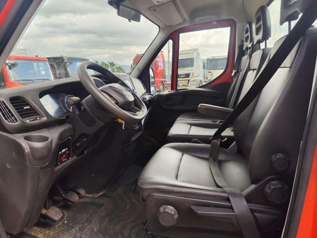 Iveco DAILY 35-140 Photo 18