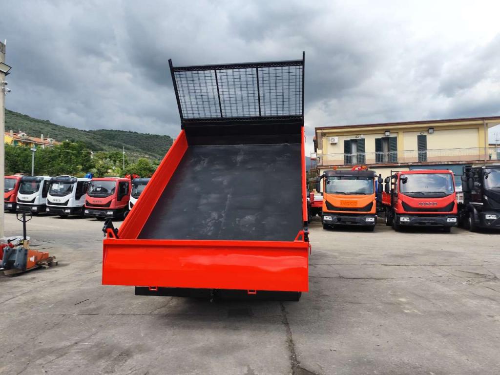 Iveco DAILY 35-140 Photo 28