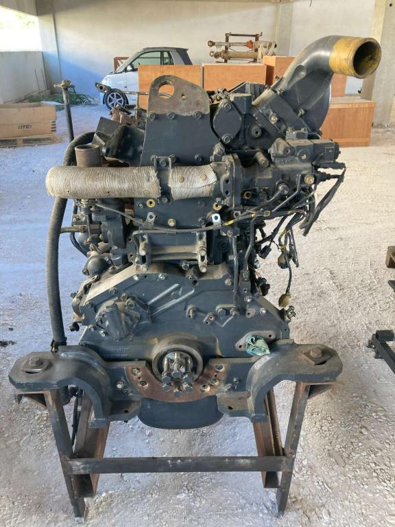 Komatsu SAAA6D125E-5 Photo 2