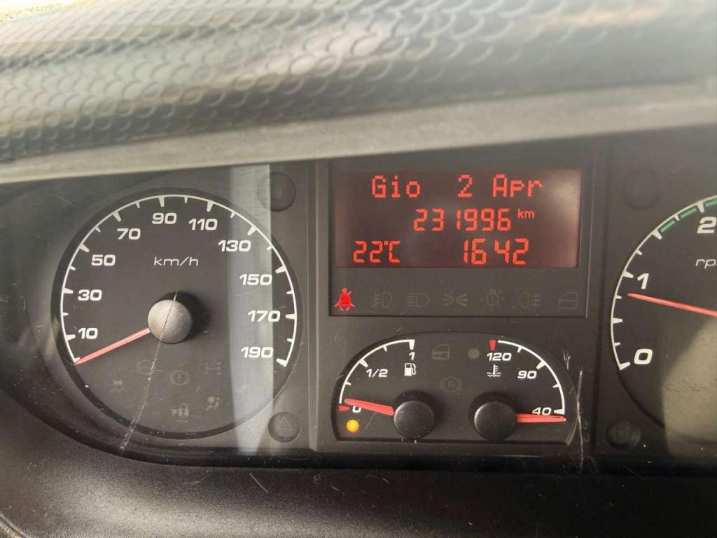 Iveco 35C13 Photo 13