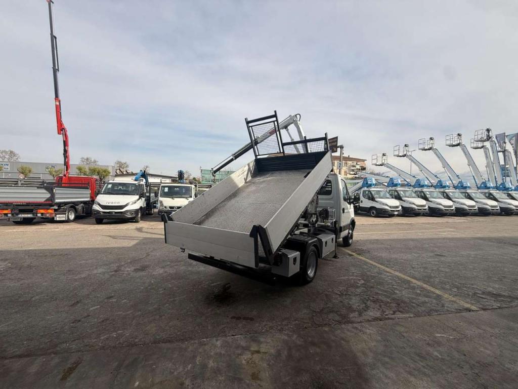 Iveco 35C13 Photo 8