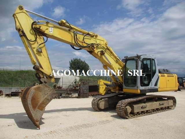 New Holland E215B Photo 1