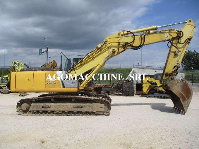 New Holland E215B Photo 7