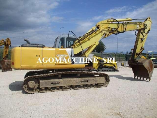 New Holland E215B Photo 8