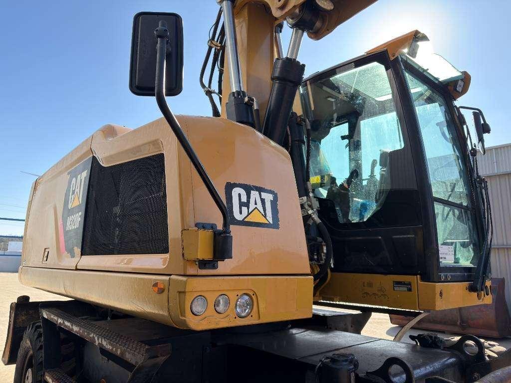 Caterpillar M320F Photo 20
