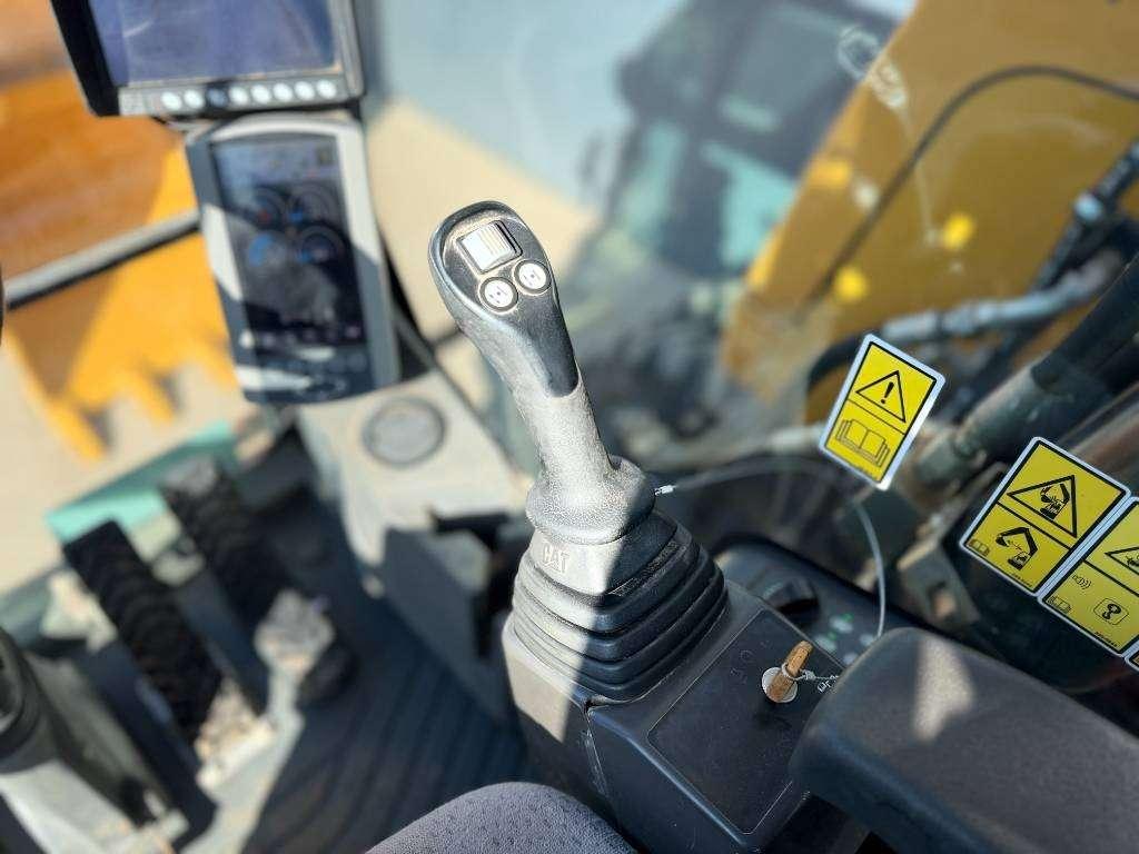Caterpillar M320F Photo 24