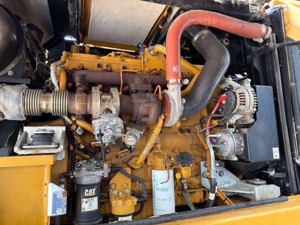 Caterpillar M320F Photo 3