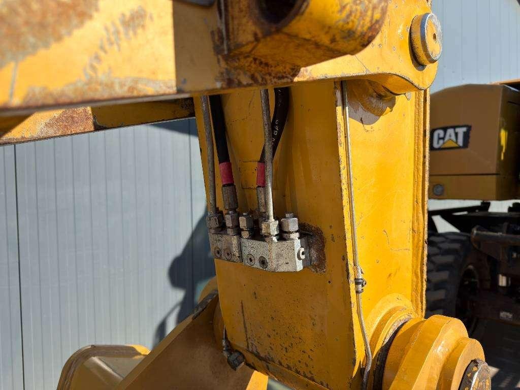 Caterpillar M320F Photo 7