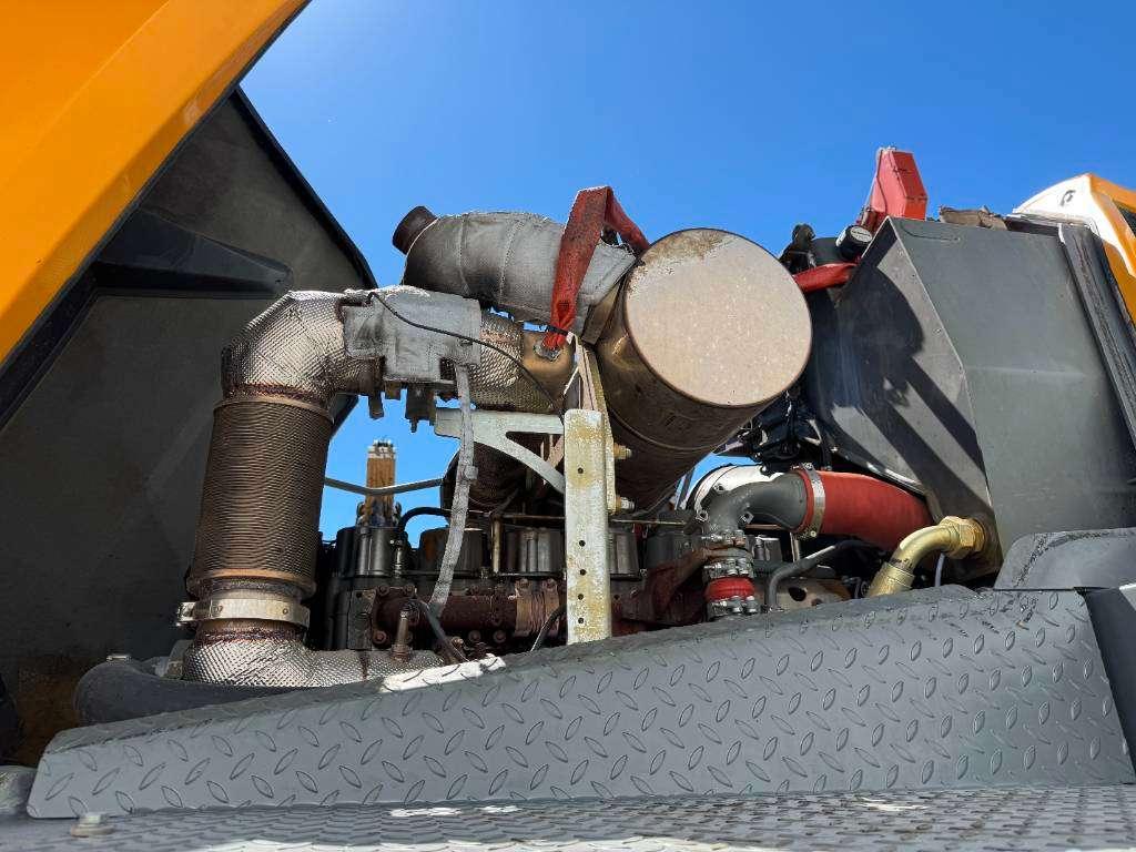 Liebherr L580 - German Machine / Joystick Controls Photo 29