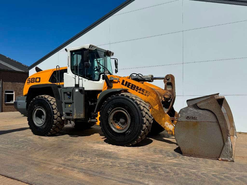 Liebherr L580 - German Machine / Joystick Controls Photo 7
