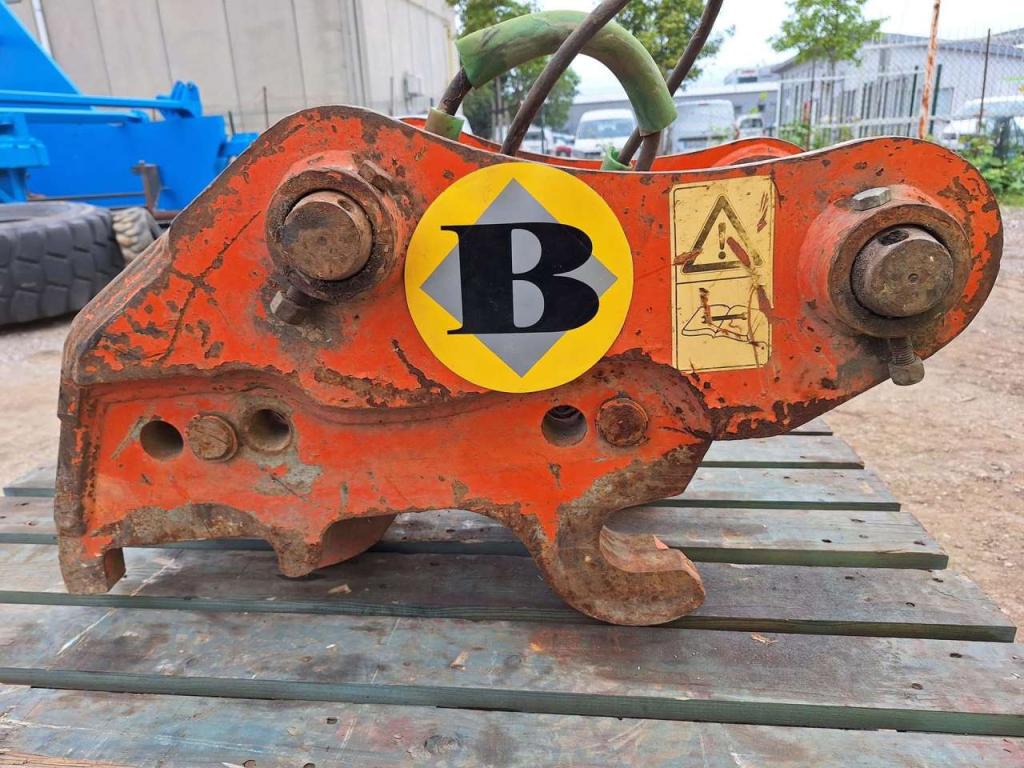 Trevi Benne UNI70 for 13-15 t excavators Photo 6