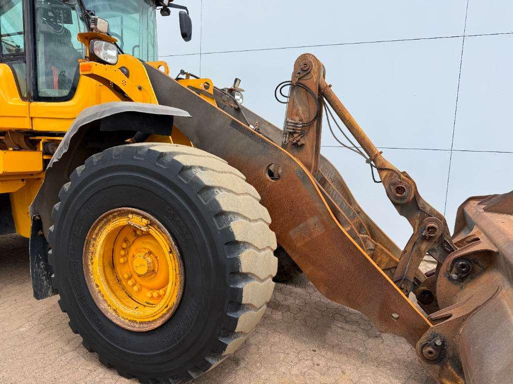 Volvo L110H - Weight System / Backup Camera Photo 19