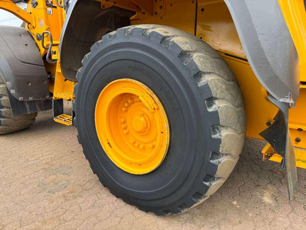 Volvo L110H - Weight System / Backup Camera Photo 24