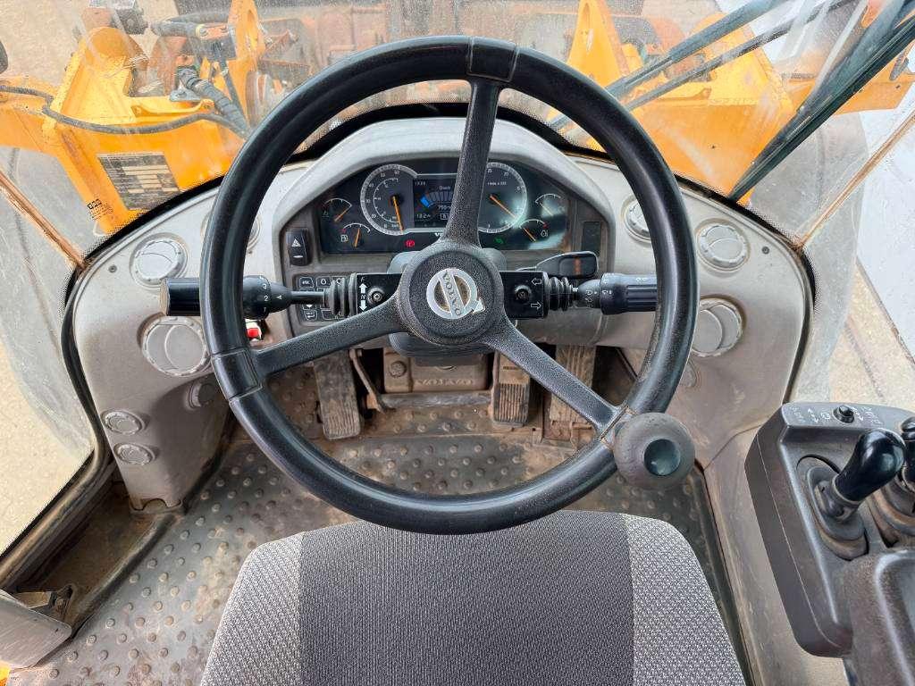 Volvo L110H - Weight System / Backup Camera Photo 8