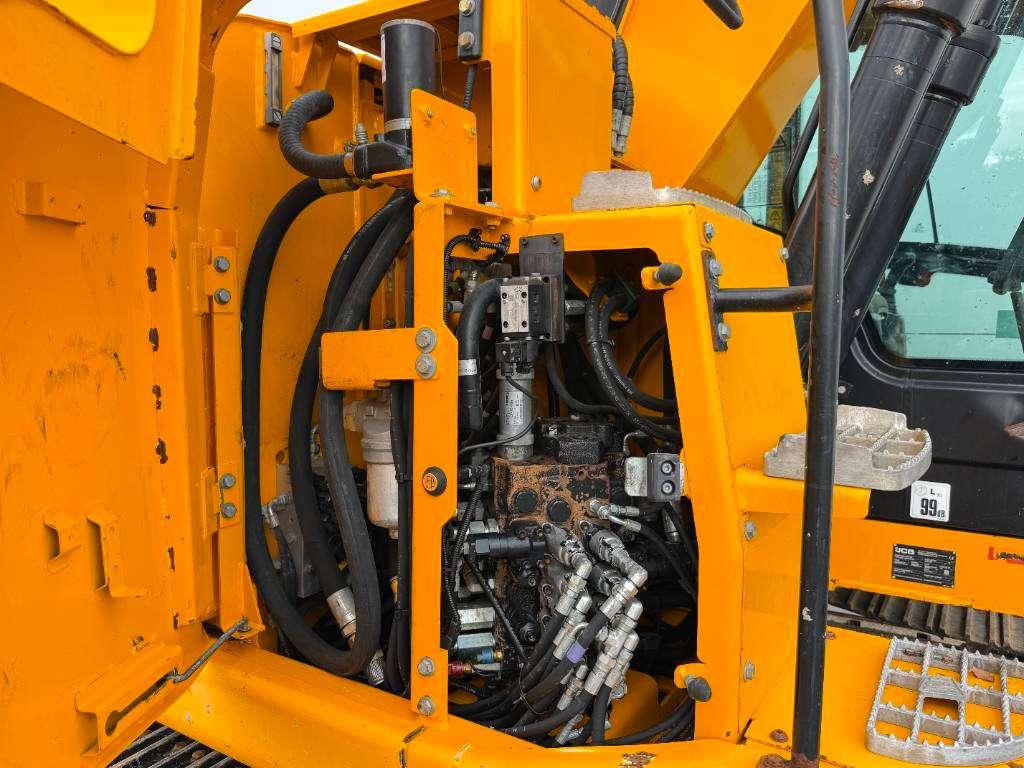 JCB JZ141LC - Automatic Greasing / Hammer Lines Photo 25